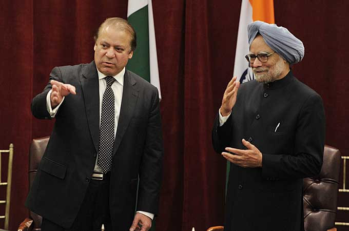 Sharif and Singh aim to ease Kashmir tensions