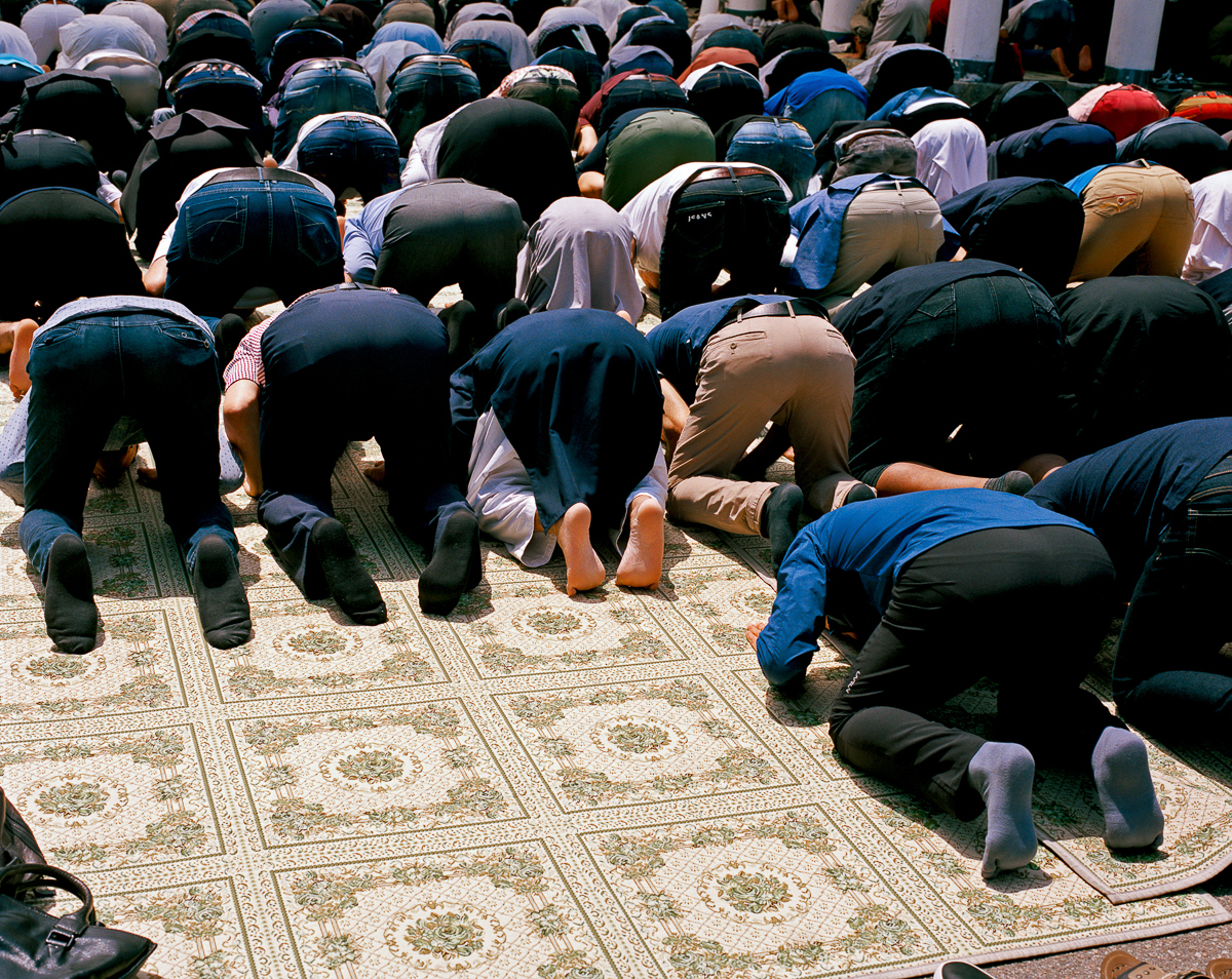 The Seoul Central Mosque welcomes around 800 worshippers during its weekly Friday prayer. [Radu Diaconu/Al Jazeera]