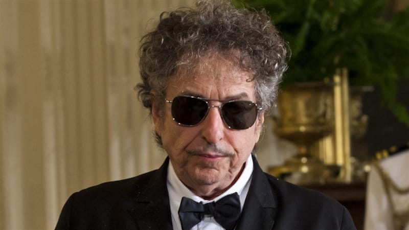 Bob Dylan in the East Room of the White House [EPA]