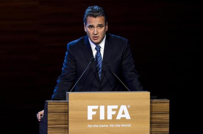 Fifa investigator Garcia steps down
