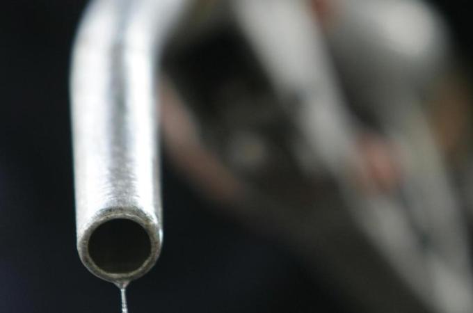 Iran to start cutting petrol subsidies