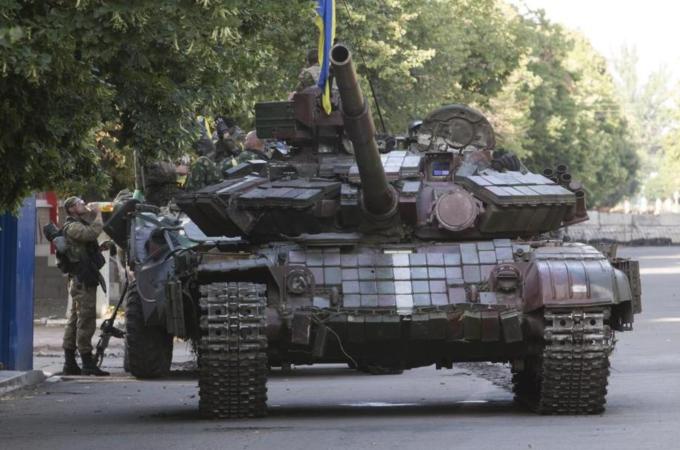 Ukraine launches assault on Donetsk rebels