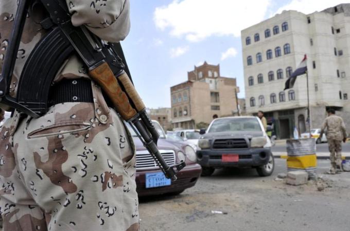 Yemen forces shell Houthi position