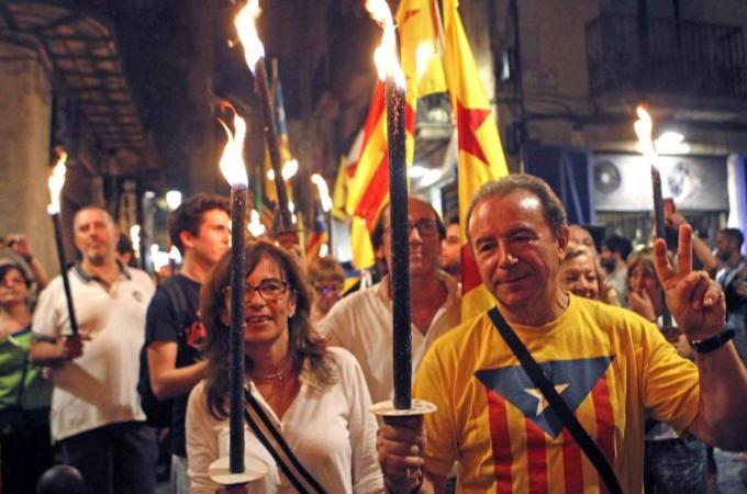 Thumbnail for Catalonia signs decree for independence vote