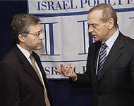 Yossi Beilin (L) and Yasir AbdRabbu penned the Geneva pact 