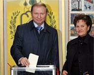 President Kuchma is to stay on inpower under the court ruling