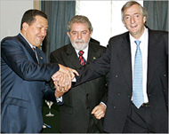 (L-R) Venezuela's Chavez, Brazil's Lula and Argentina's Kirchner 