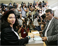 Late Rafik al-Hariri's wife Nazikcast her ballot in Sunday's vote