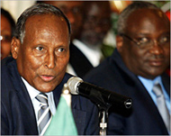 Yusuf (L) led Somalia's last parliamentary session in Kenya 