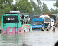 Floods damaged roads and lefthundreds stranded 
