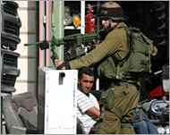 The Israeli army has detained 40Palestinians in the West Bank  