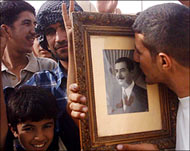 Iraqis in Tikrit demanded Saddam be reinstated