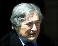 Wolfensohn says his mandateand backing are unclear