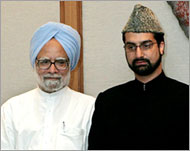 Singh (L) last met separatistleader Farooq in September