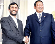 Ahmadinejad (L) with Yudhoyonoin Jakarta on Wednesday