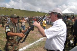 Colombia paramilitaries decommissioning