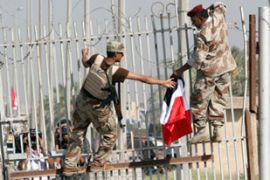 Iraqi troops take over Basra palace