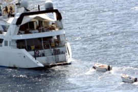 somalia piracy pirate spanish fishing boat vessel yacht french luxury