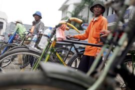 indonesia bicycle taxi