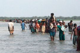 Sri Lankans fleeing war zone