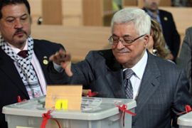Abbas votes in Fatah congress