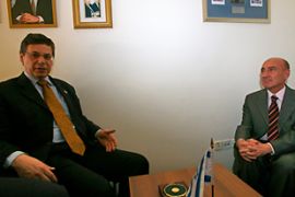 Israel''s Deputy Foreign Minister Danny Ayalon (L) meets Turkey''s ambassador to Israel Ahmet Oguz Celikkol