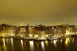 amsterdam at night [makary]