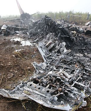 china air crash henan airlines wreckage - free sizes 309, 270
