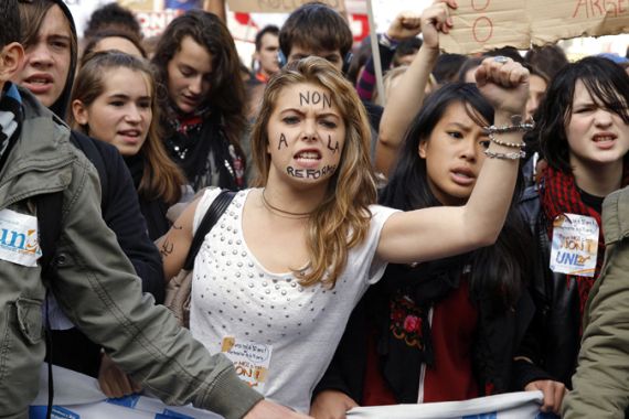 Parisian high schoolers protest