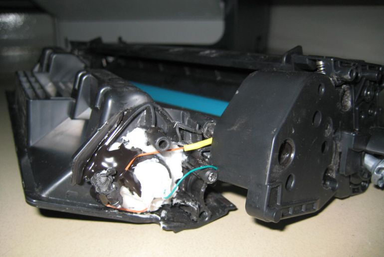 Dubai police image of printer cartridge bomb from Yemen 6
