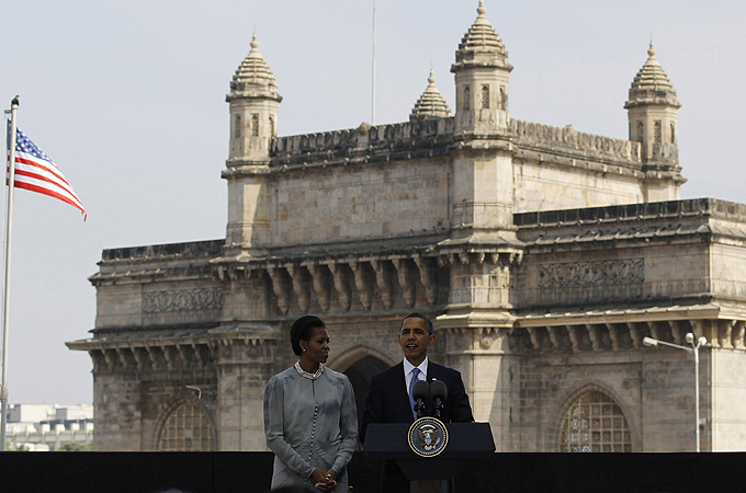 Obama speaks at Gateway of India