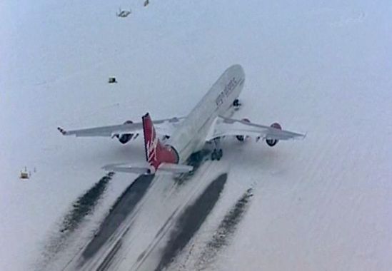 Snow storm delays flights across Europe