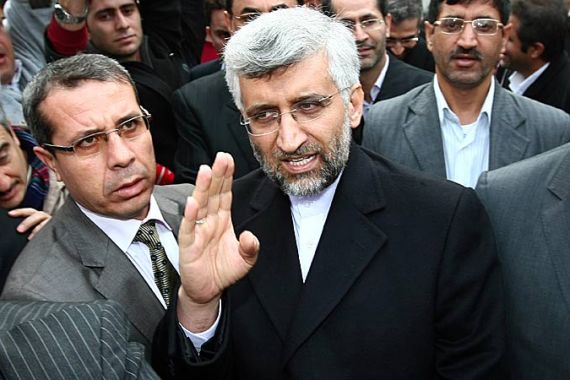 Iran''s chief nuclear negotiator Saeed Jalili (C) leaves after Friday prayer at Sultanahmet Mosque (Blue mosque) during a break of their nuclear talks meeting in Istanbul, Turkey on 21 January 2011