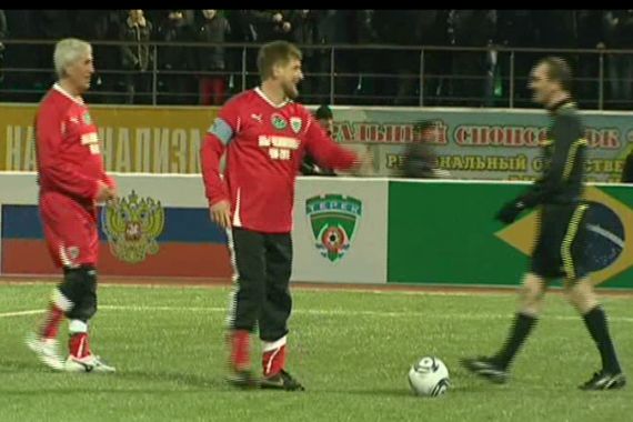 Football superstars play in Grozny
