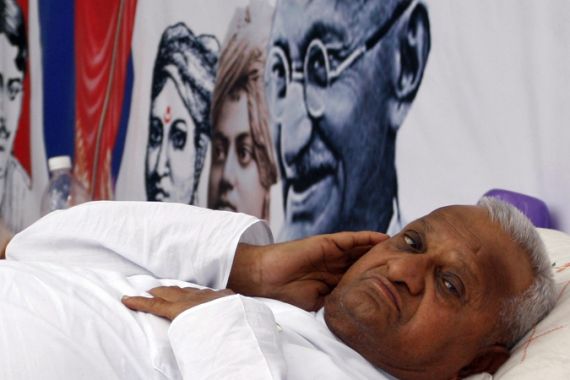 Anna Hazare''s hunger strike continues for third conseutive in India