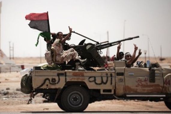 Libyan rebels fight back