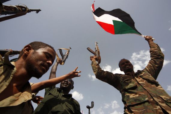 Inside Story: Sudanese military soldiers flag Heglig