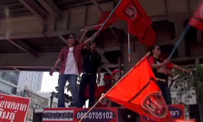 Thai red shirts mark crackdown