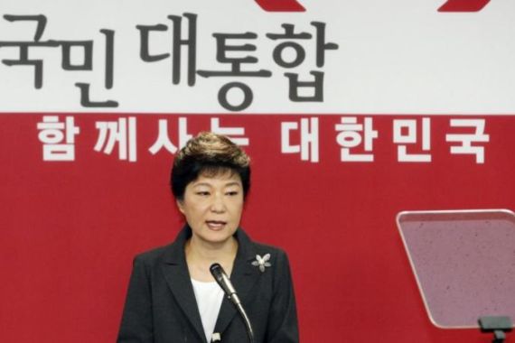 Park Geun-hye, South Korea''s ruling Saenuri Party''s presidential candidate, speaks during a news conference at the main office of the party in Seoul