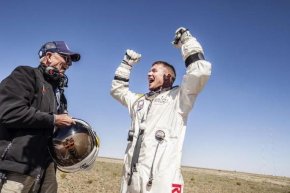 Red Bull Final Manned Flight in New Mexico,