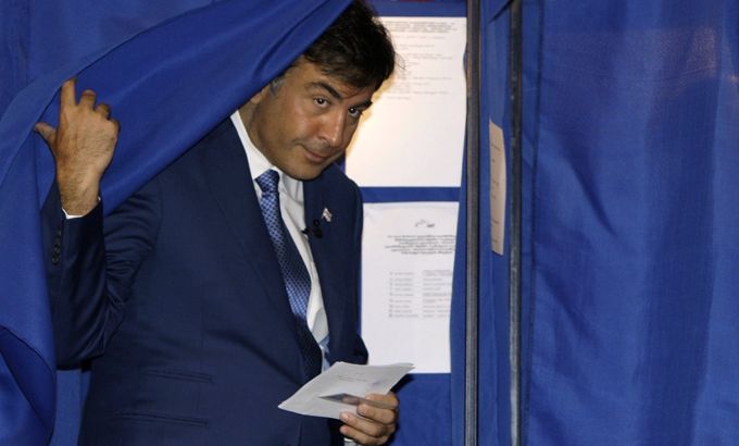 Mikheil Saakashvili voting