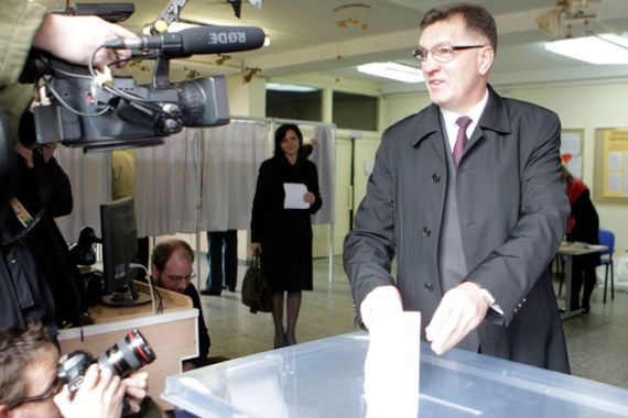 Social-democratic party leader Algirdas Butkevicius votes