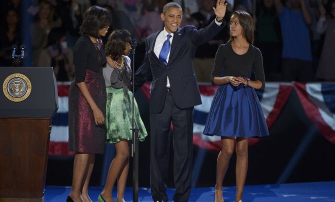 US President Barack Obama, accompanied by his family.