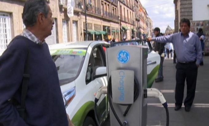 Mexico City rolls out electric taxis