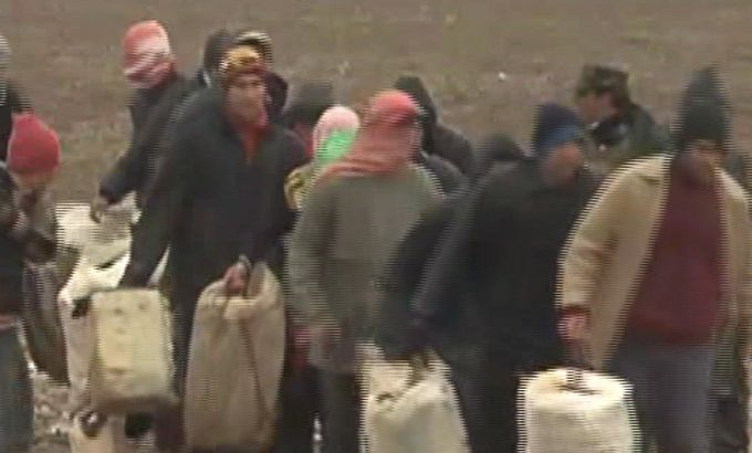 Syrian Kurds seek refuge in Iraq