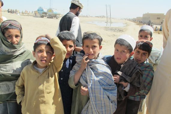 Pakistan refugee kids [Asad Hashem/Al Jazeera]