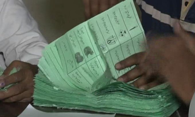 Pakistan elections ballot count