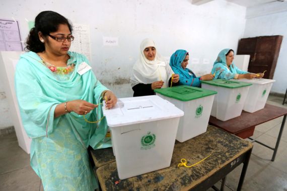 polling stations Pakistan
