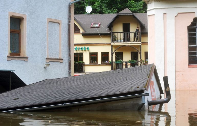 Water rises to the roofs