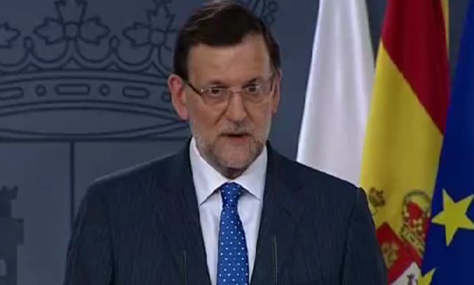 Spanish PM vows to stay despite pressure